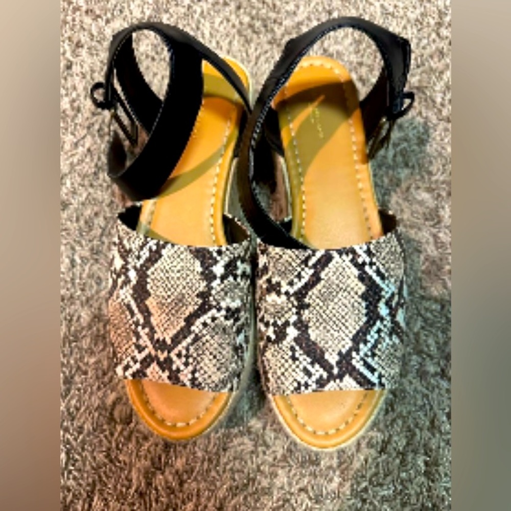 American Eagle Snake Print Espadrille Sandals Ankle Strap Summer Shoes